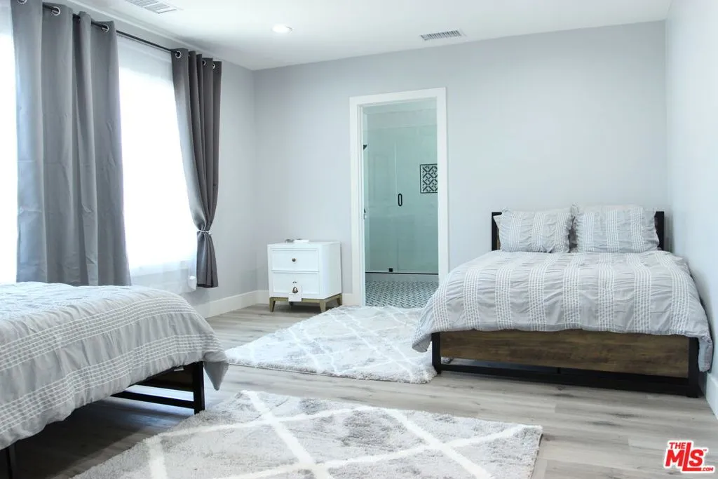 433 S Wilton Place, Los Angeles, California 90020 home-pic-44